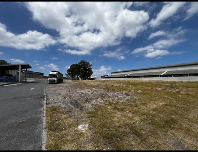 545M² WAREHOUSE TO LET IN PAROW INDUSTRIAL
